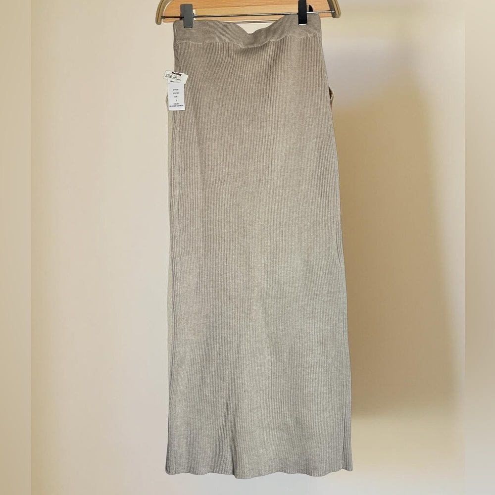 NWT Olive + Oak Rib Knit Tan skirt - Picture 2 of 6